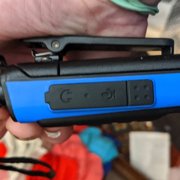 Arcshell AR-6 blue pair walkie talkies w/charging cord - Picture 9 of 9